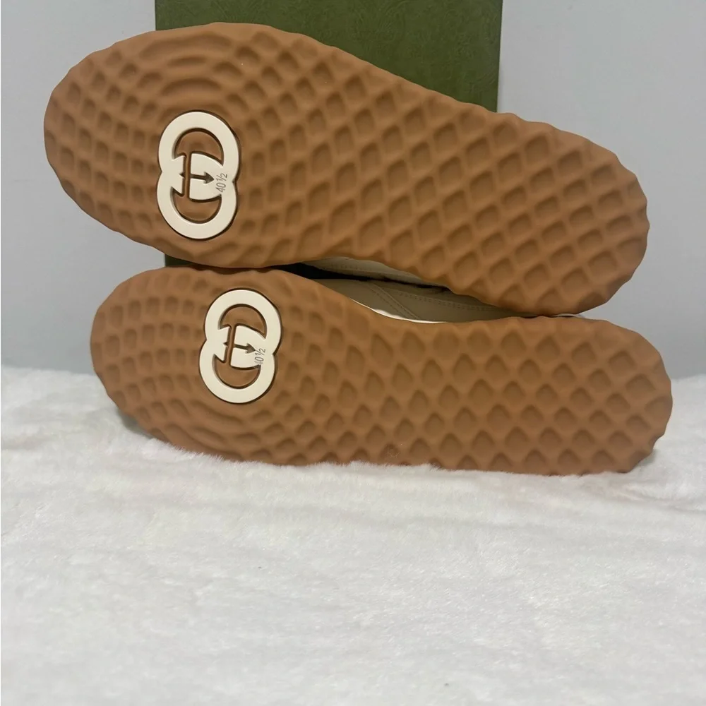 Gucci Cream White Leather Low-Top Sneakers with Gum Sole